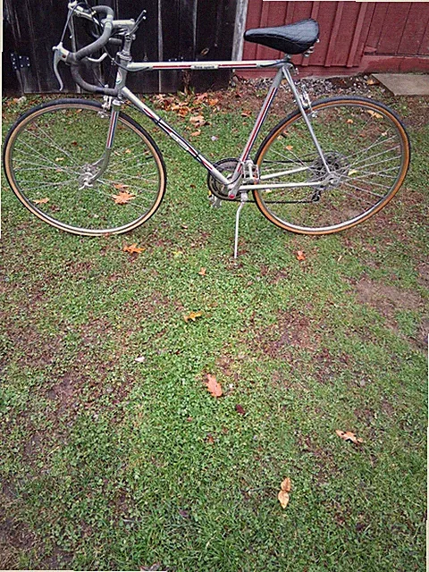 Free Spirit Ten Speed Vintage Road Bike 27in Silver Drop Bar Caliper Brakes