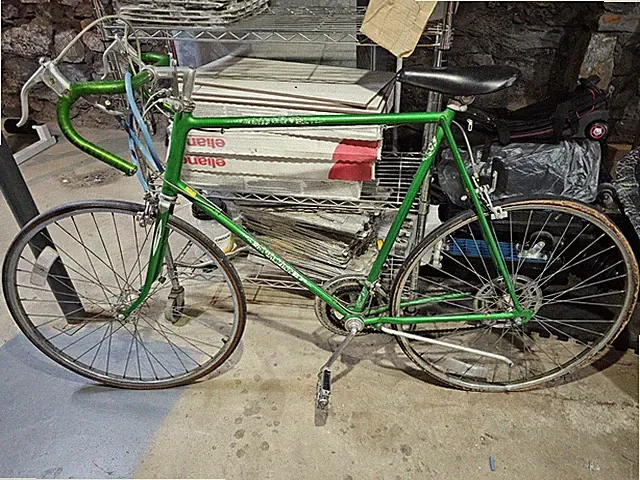 Schwinn World Sport Vintage 1980 Road Bike 10-Speed 27in 23in Green Drop Bar